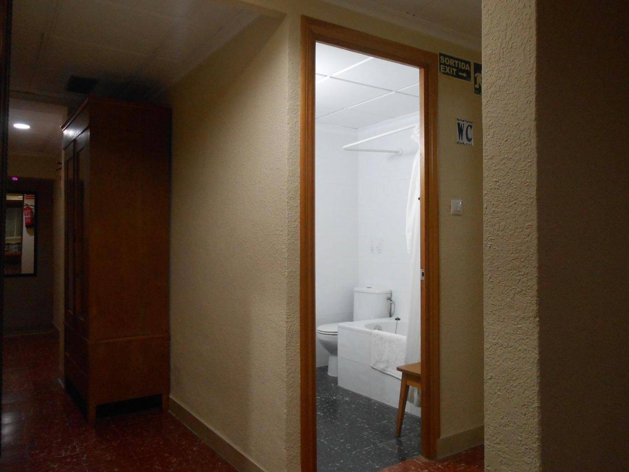 Hostal El Callejon Tarragona Eksteriør billede