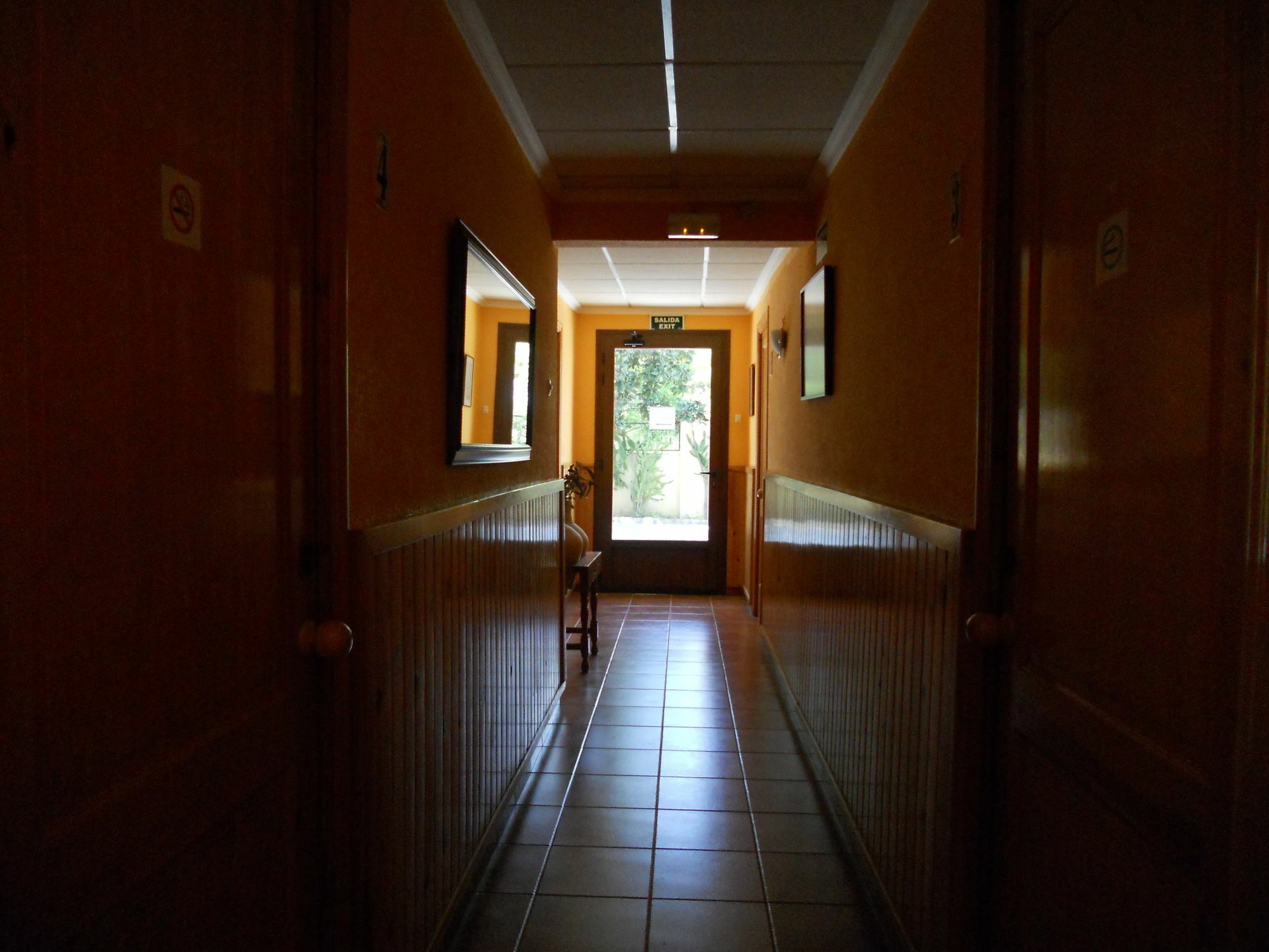 Hostal El Callejon Tarragona Eksteriør billede