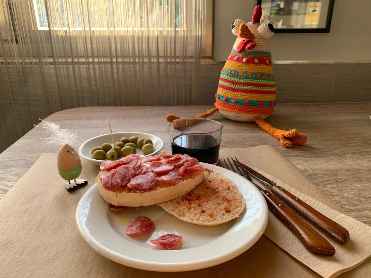 Hostal El Callejon Tarragona Eksteriør billede